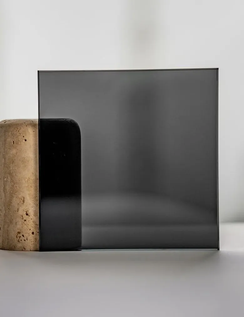 Dark glass – black and opaque